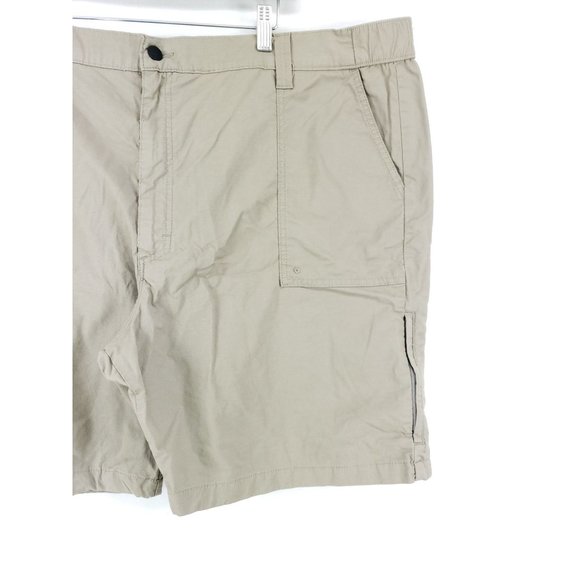 Wrangler Men's Size 46 Cargo Utility Shorts Tan - Picture 4 of 6
